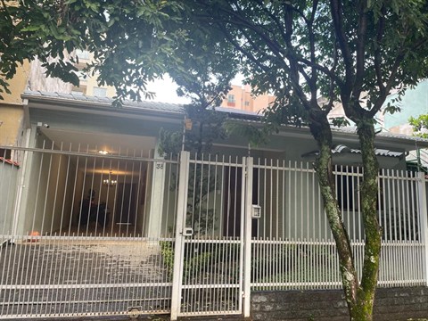 Casa à Venda
