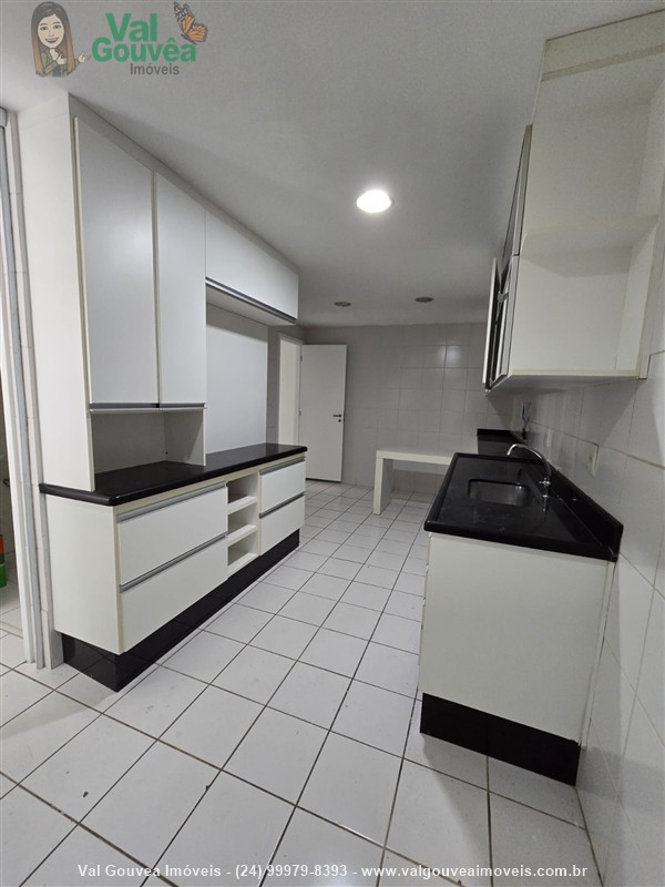 Apartamento a Venda no Comercial em Resende