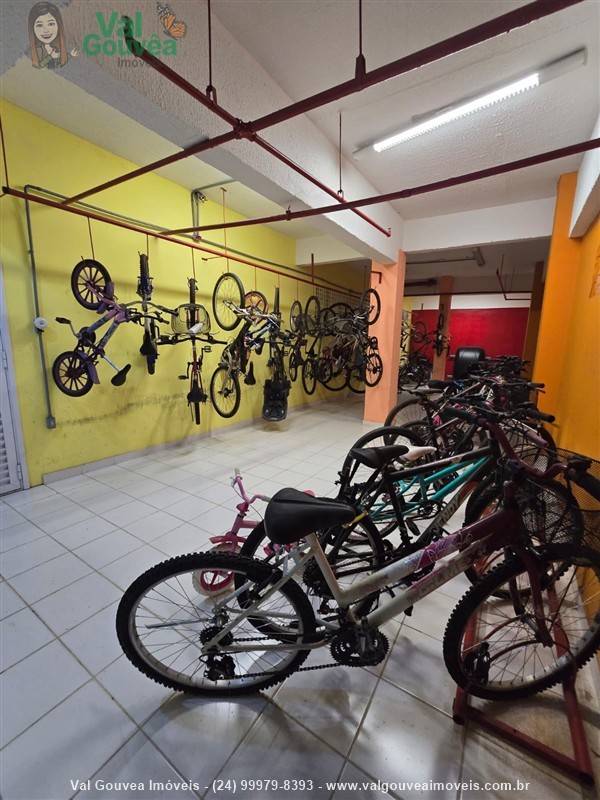 Apartamento a Venda no Comercial em Resende