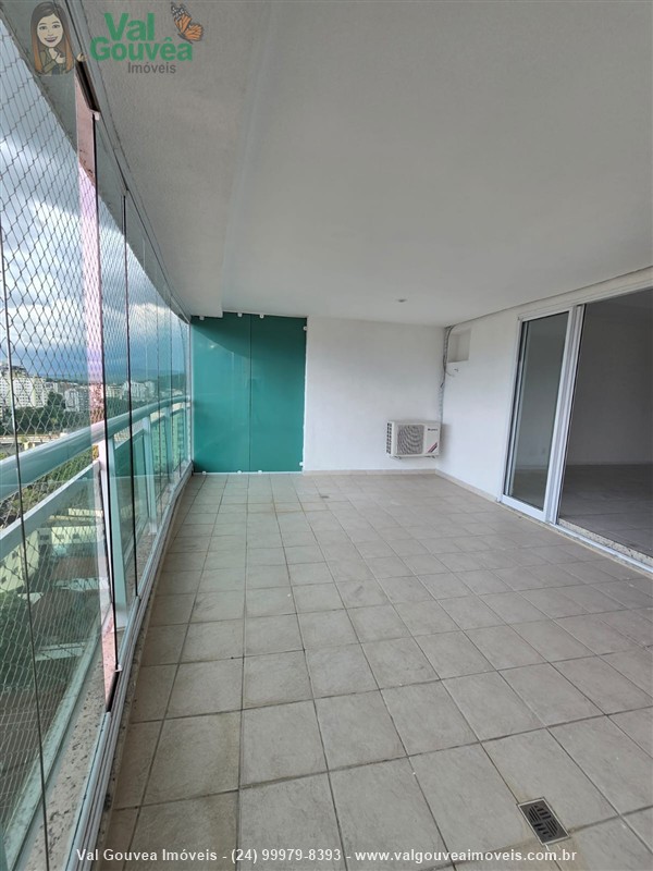 Apartamento a Venda no Comercial em Resende