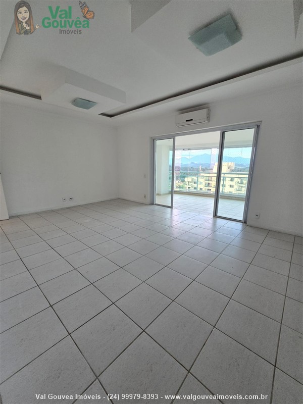 Apartamento a Venda no Comercial em Resende