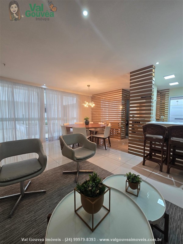 Apartamento a Venda no Comercial em Resende