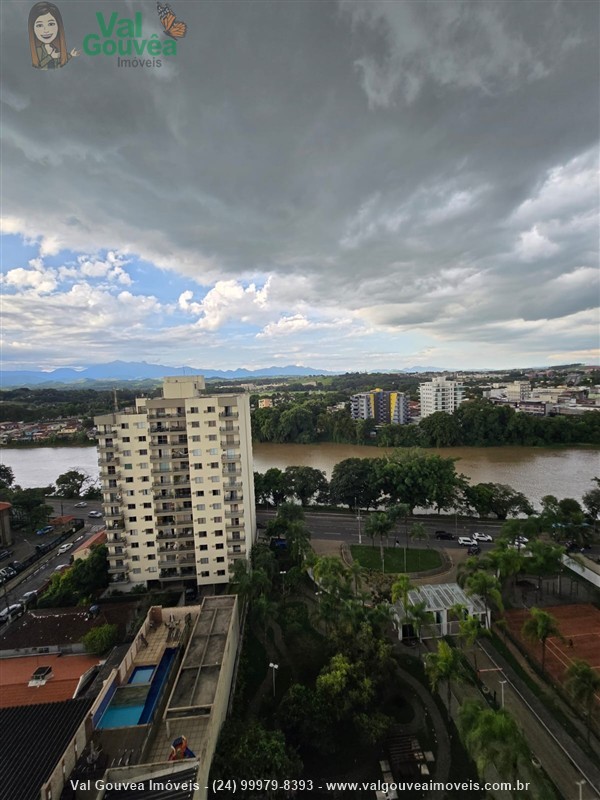 Apartamento a Venda no Comercial em Resende