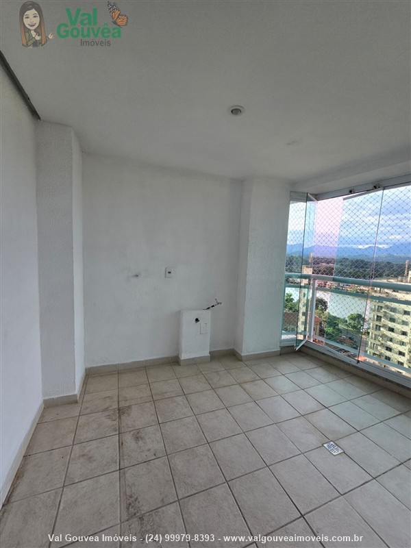 Apartamento a Venda no Comercial em Resende