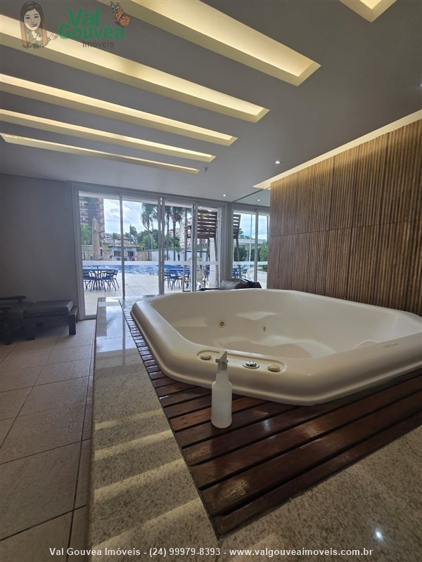 Apartamento a Venda no Comercial em Resende