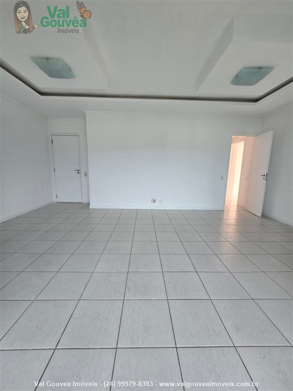Apartamento a Venda no Comercial em Resende