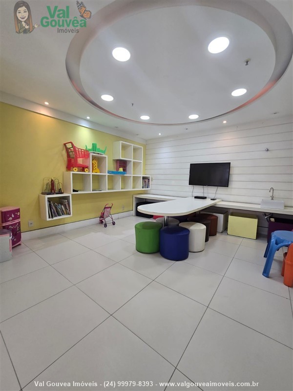 Apartamento a Venda no Comercial em Resende