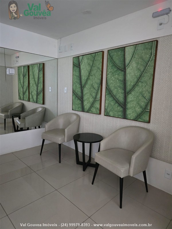 Apartamento a Venda no Comercial em Resende