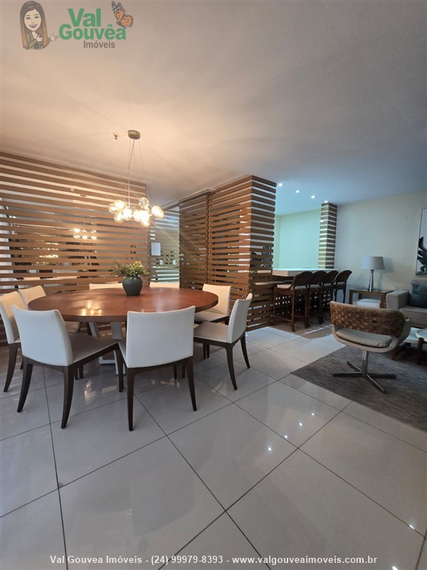 Apartamento a Venda no Comercial em Resende