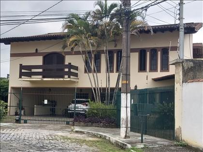 Casa à Venda