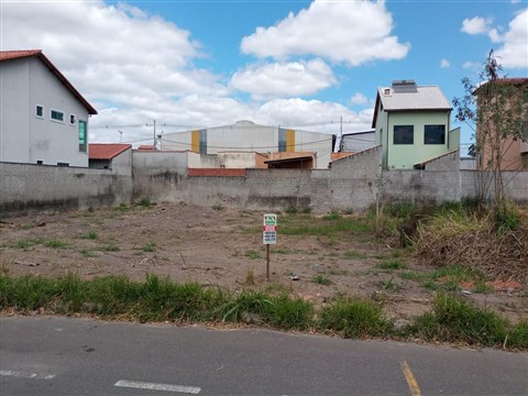 Terreno à Venda