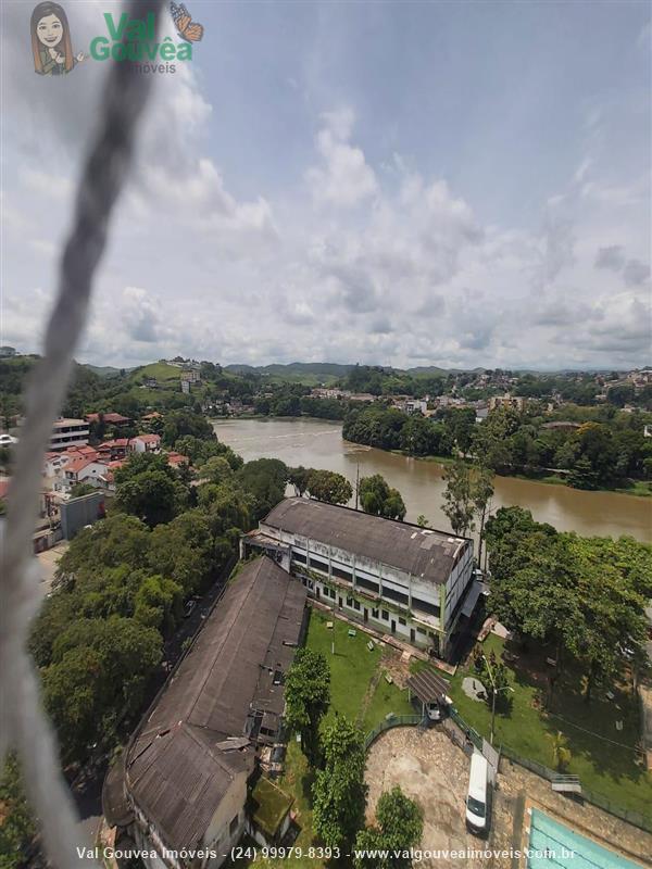 Apartamento a Venda no Comercial em Resende