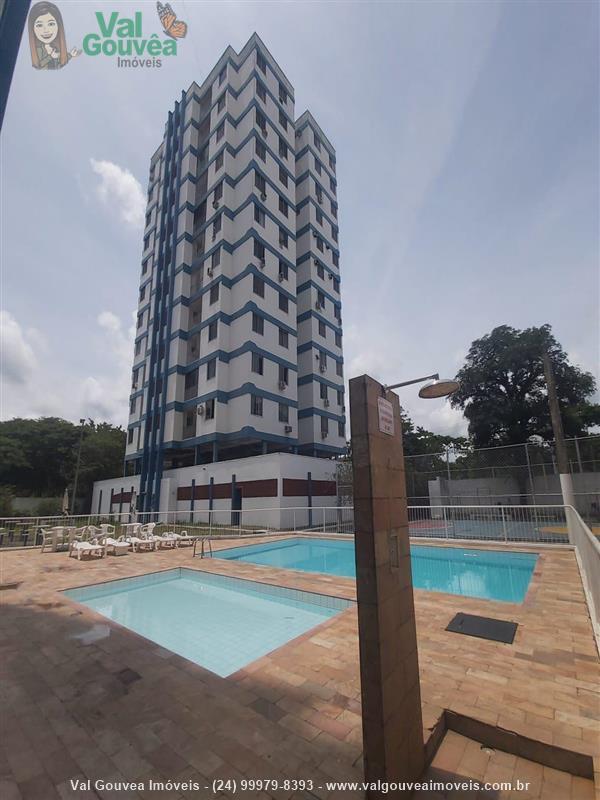 Apartamento a Venda no Comercial em Resende