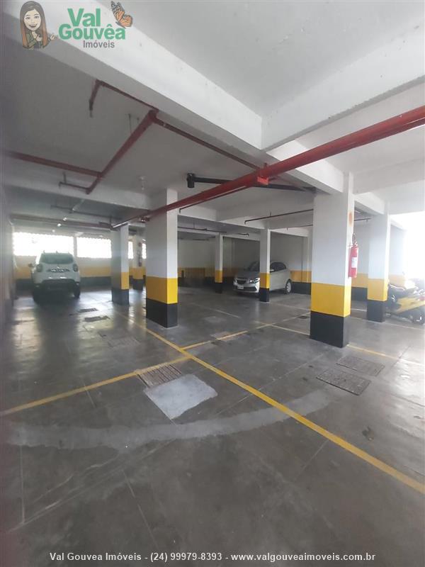Apartamento a Venda no Comercial em Resende