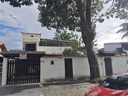 Casa à Venda