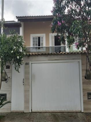 Casa à Venda