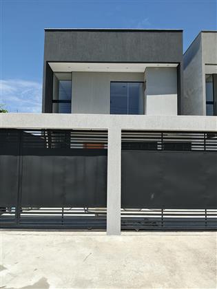 Casa à Venda