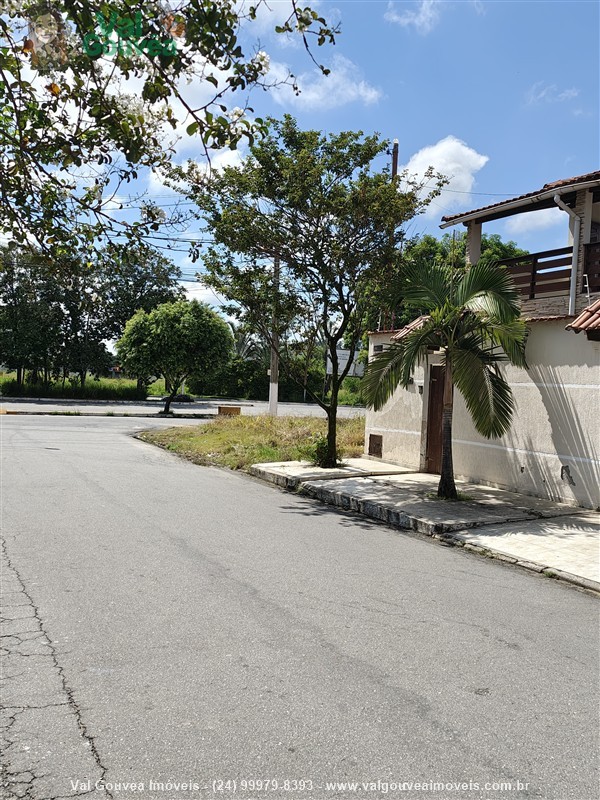 Casa a Venda no Morada da Montanha em Resende
