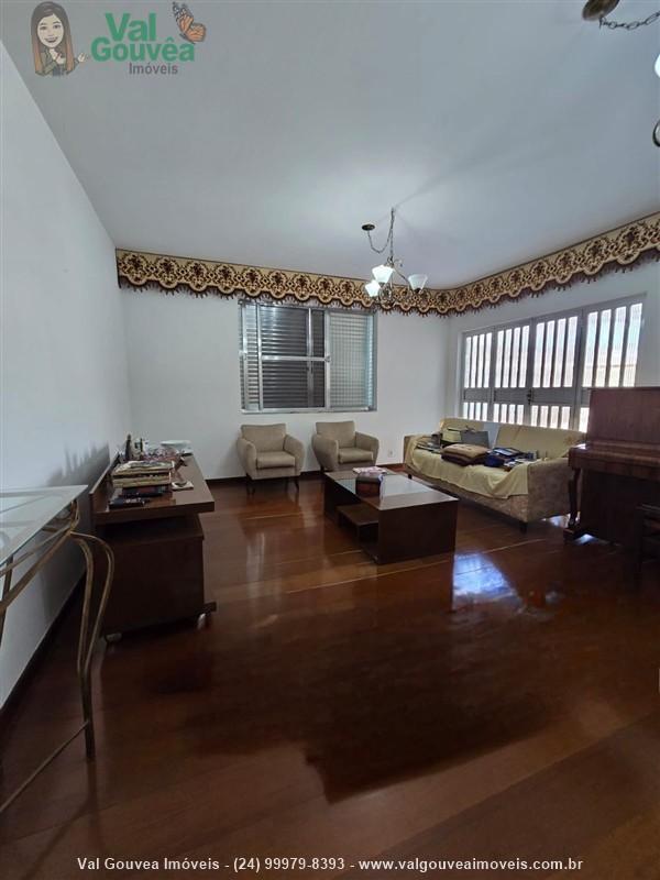 Casa a Venda no Centro em Resende