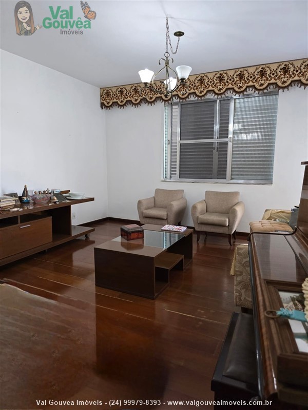 Casa a Venda no Centro em Resende