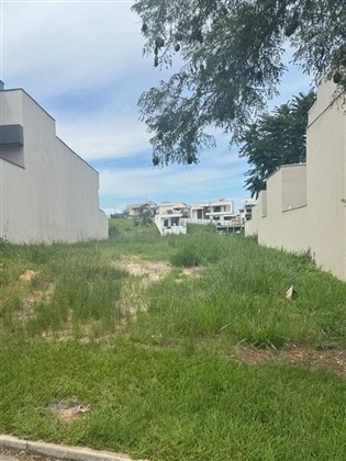 Terreno à Venda