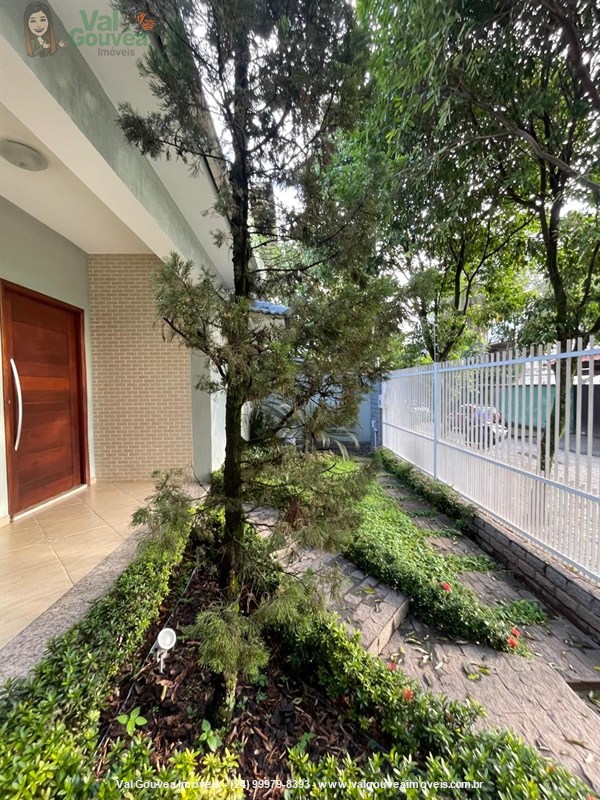 Casa a Venda no Jardim Tropical em Resende