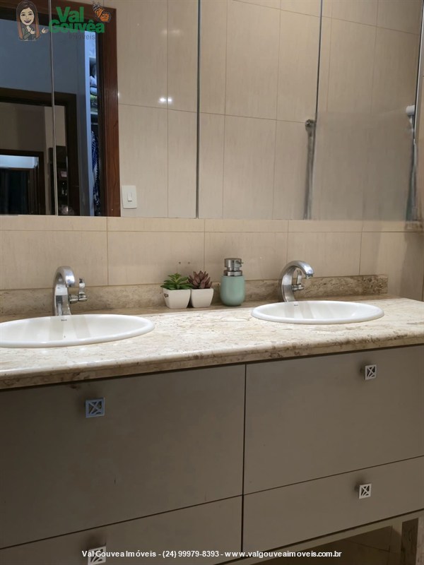 Casa a Venda no Jardim Tropical em Resende