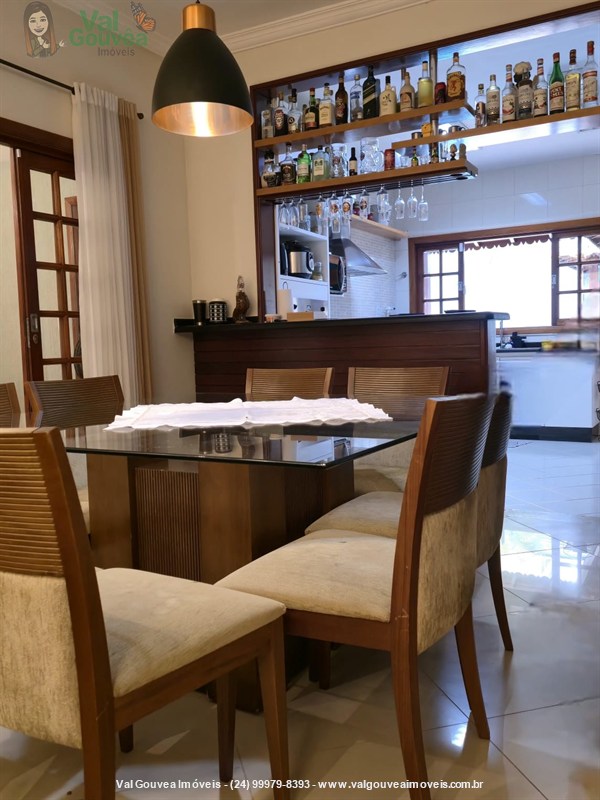 Casa a Venda no Jardim Tropical em Resende