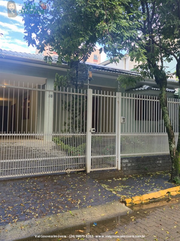 Casa a Venda no Jardim Tropical em Resende