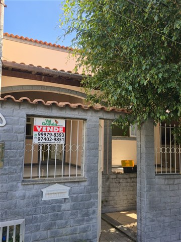 Casa à Venda