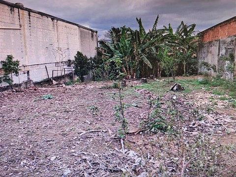Terreno à Venda
