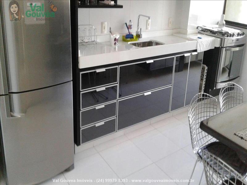 Apartamento para Venda ou Alugar no Comercial em Resende